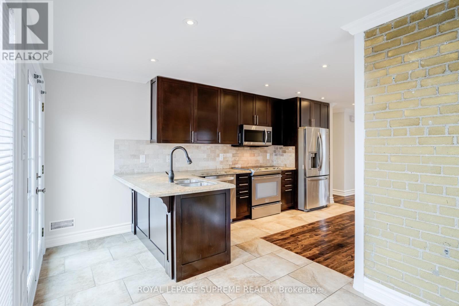 18 Fairweather Road, Toronto, Ontario  M6M 4C7 - Photo 15 - W12913570