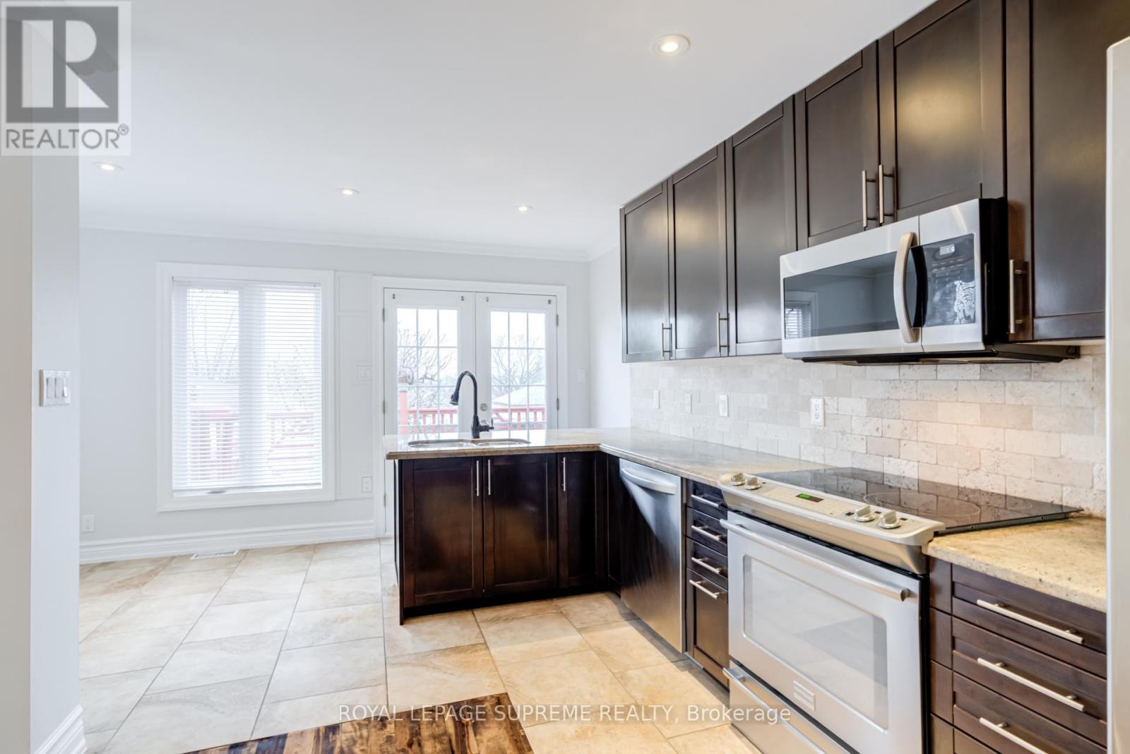 18 Fairweather Road, Toronto, Ontario  M6M 4C7 - Photo 16 - W12913570