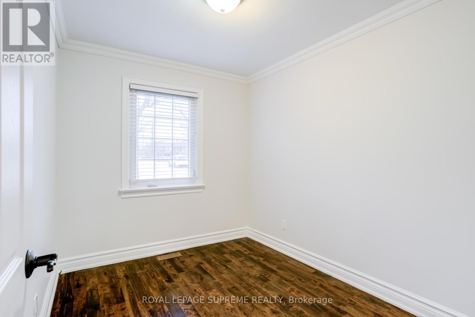 18 Fairweather Road, Toronto, Ontario  M6M 4C7 - Photo 21 - W12913570