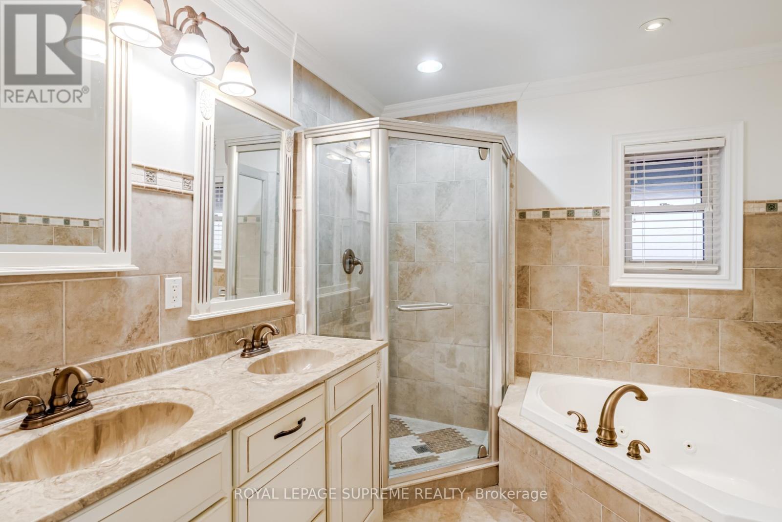 18 Fairweather Road, Toronto, Ontario  M6M 4C7 - Photo 26 - W12913570