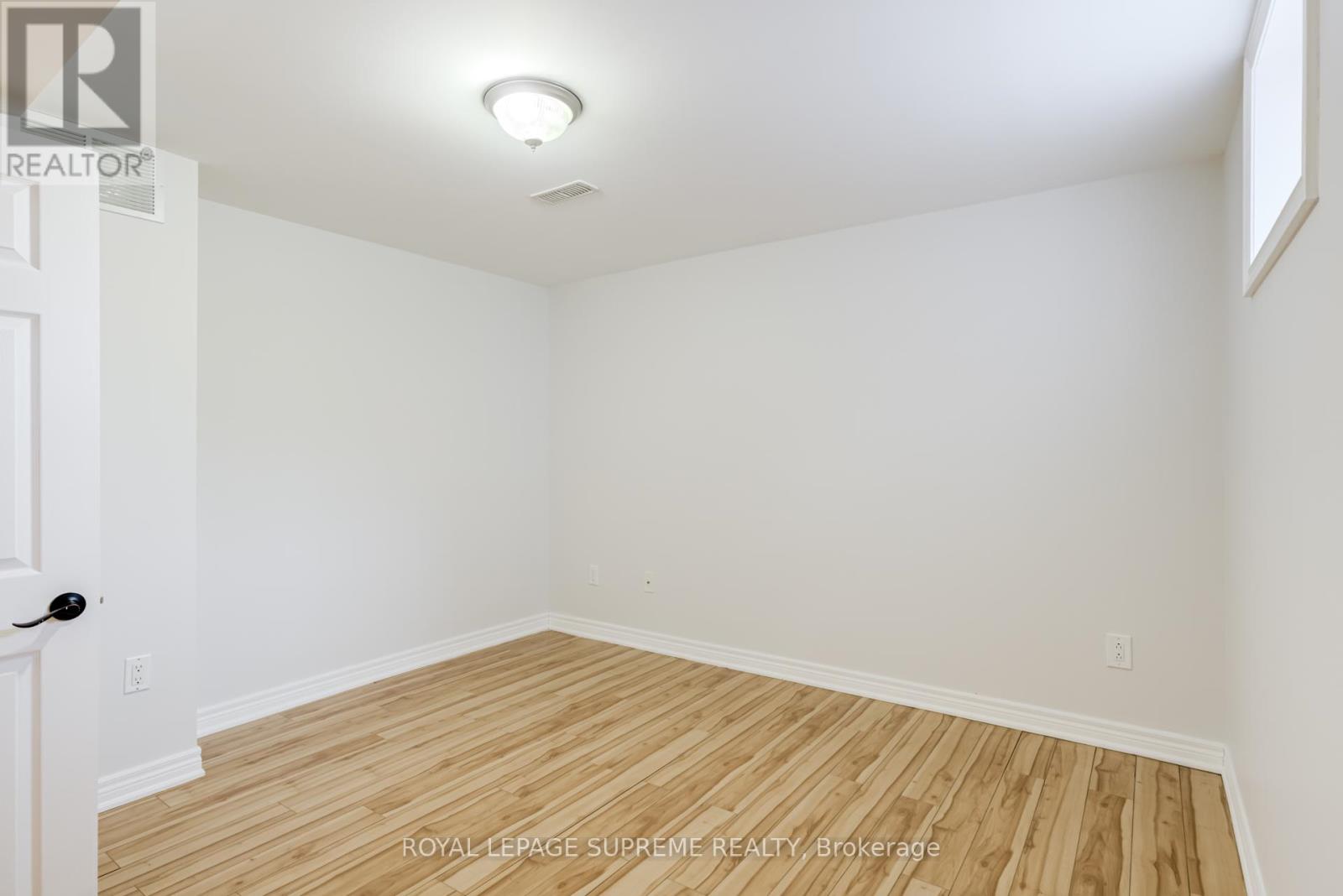 18 Fairweather Road, Toronto, Ontario  M6M 4C7 - Photo 36 - W12913570