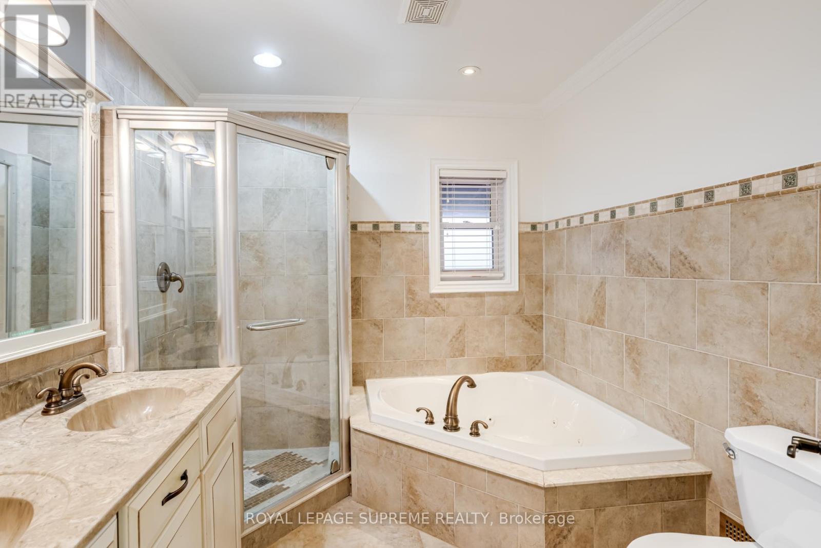 18 Fairweather Road, Toronto, Ontario  M6M 4C7 - Photo 27 - W12913570