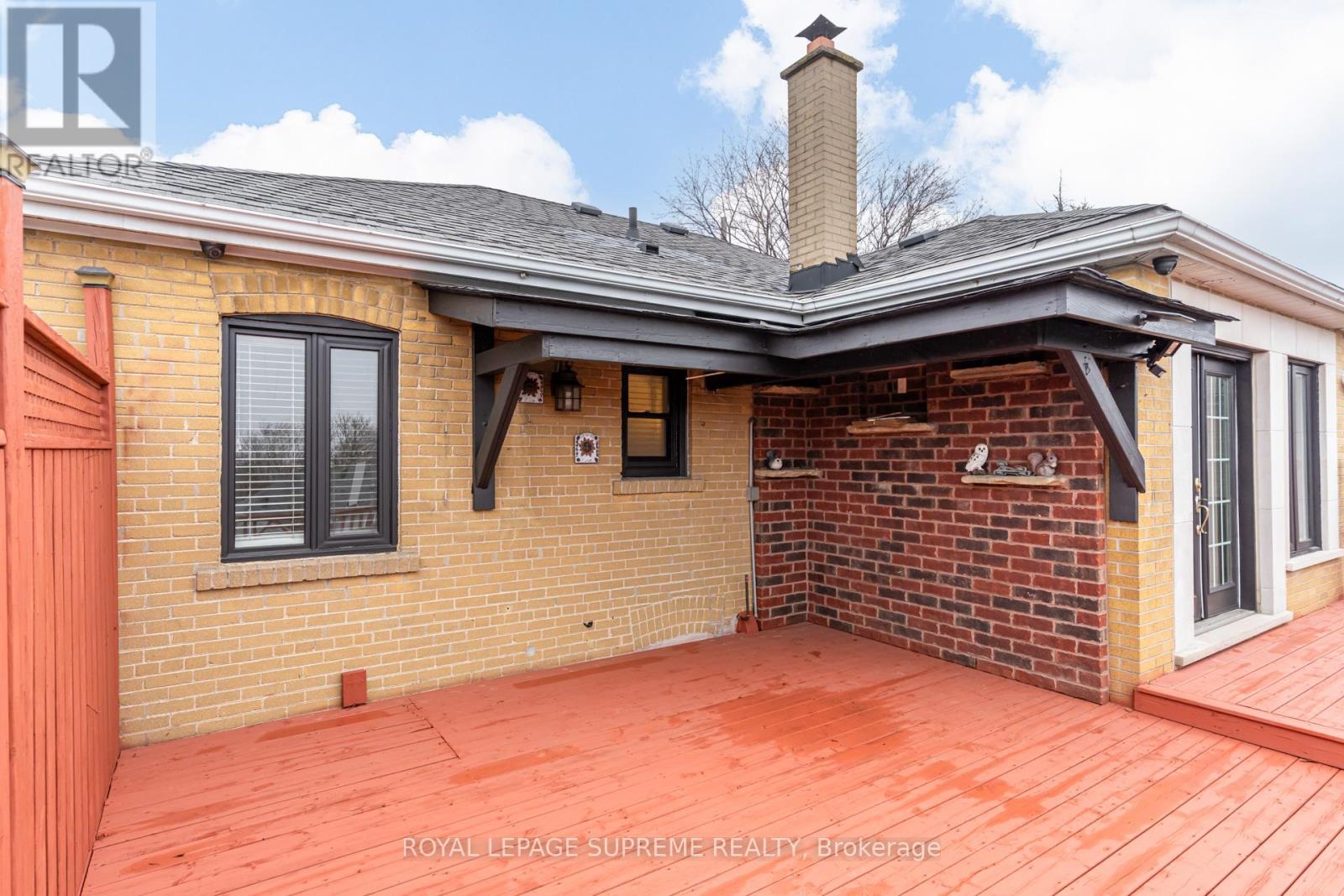 18 Fairweather Road, Toronto, Ontario  M6M 4C7 - Photo 44 - W12913570