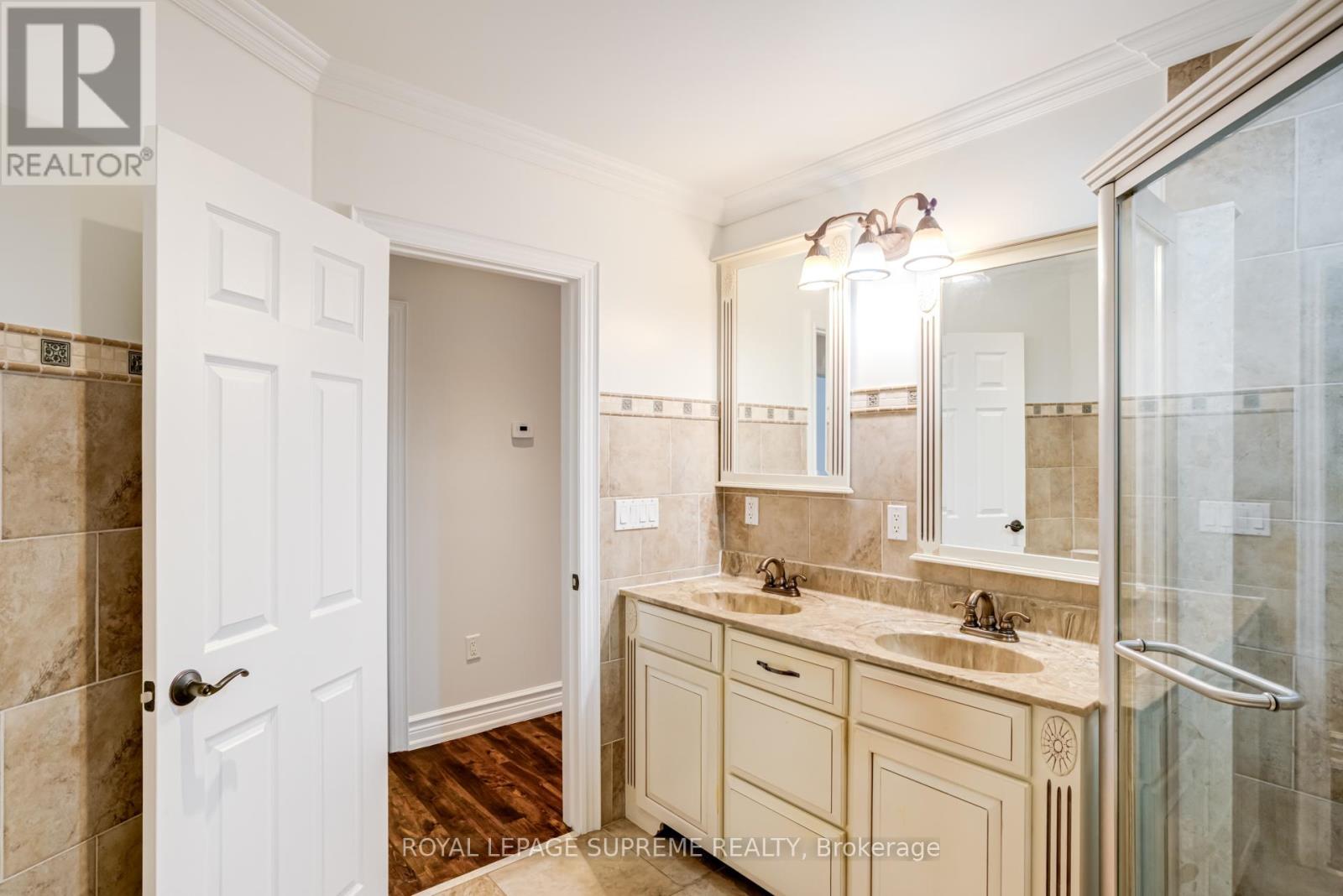 18 Fairweather Road, Toronto, Ontario  M6M 4C7 - Photo 28 - W12913570