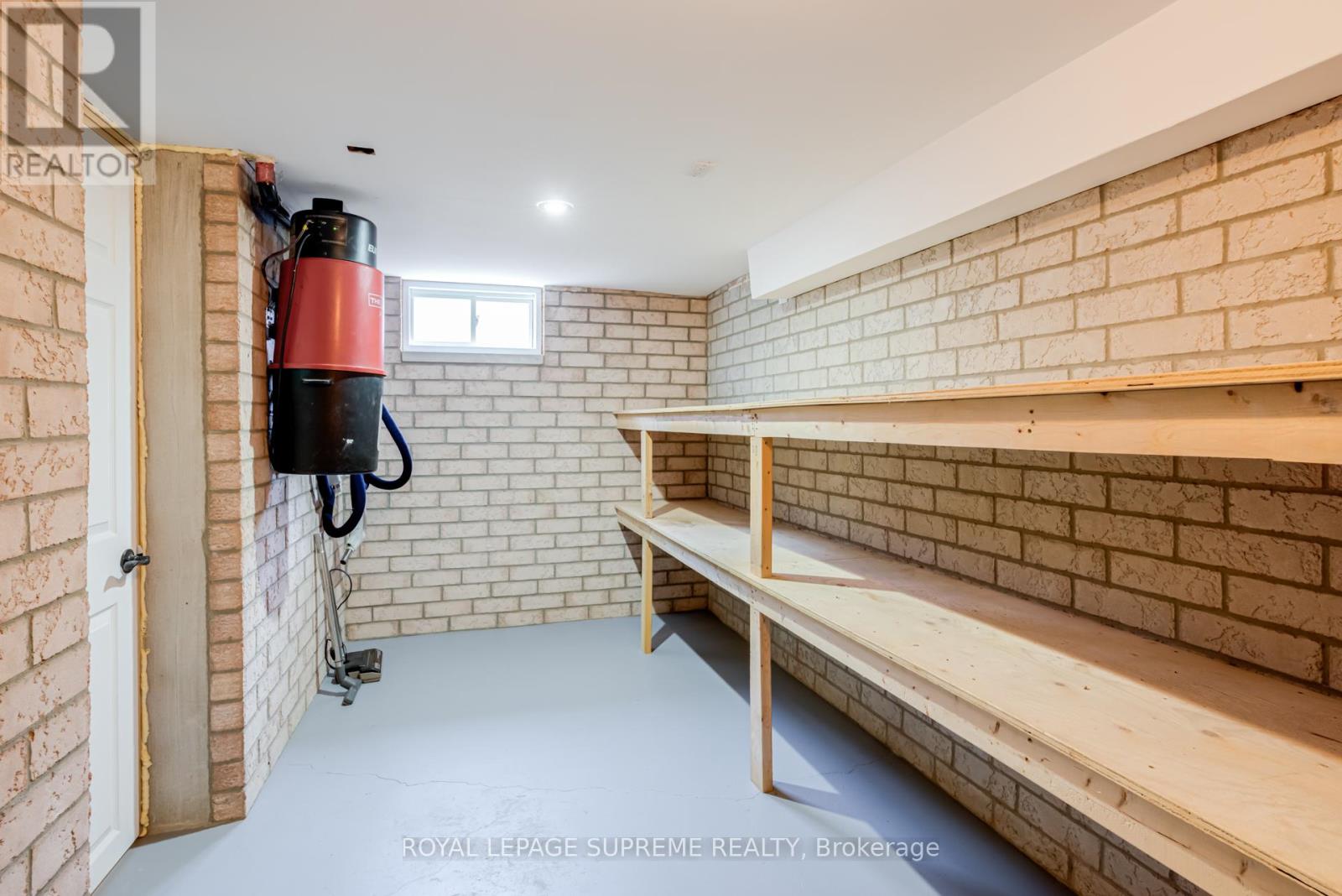 18 Fairweather Road, Toronto, Ontario  M6M 4C7 - Photo 42 - W12913570