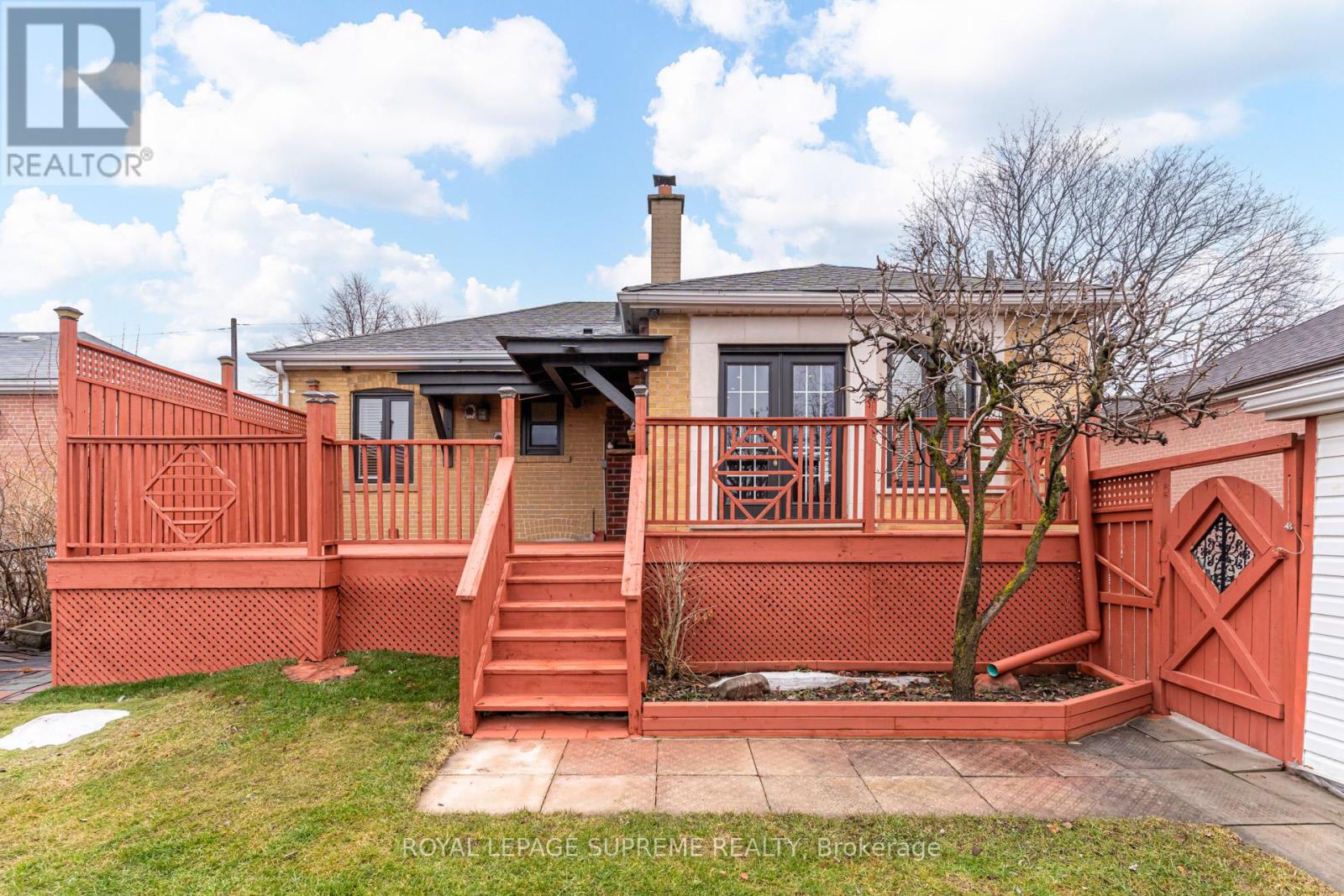 18 Fairweather Road, Toronto, Ontario  M6M 4C7 - Photo 46 - W12913570