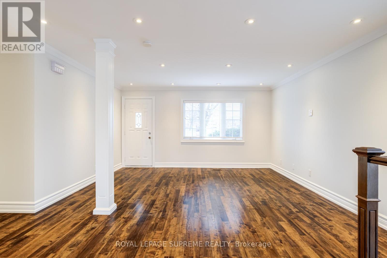 18 Fairweather Road, Toronto, Ontario  M6M 4C7 - Photo 5 - W12913570