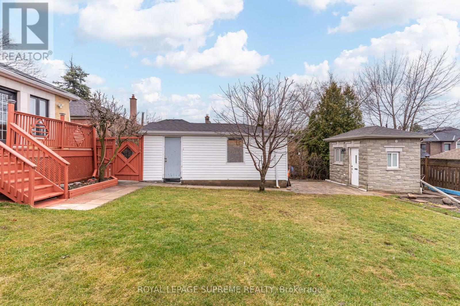 18 Fairweather Road, Toronto, Ontario  M6M 4C7 - Photo 50 - W12913570