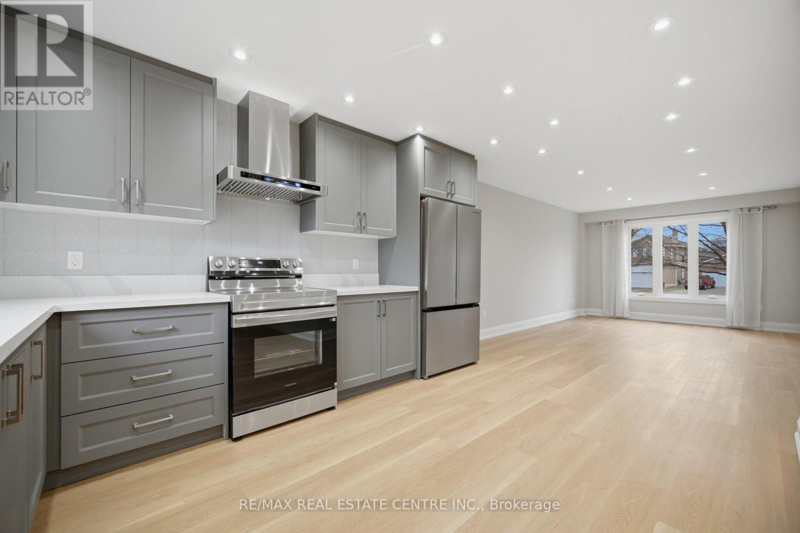 4028 Sasha Court, Mississauga (Rathwood), Ontario  L4W 3K9 - Photo 17 - W12938354