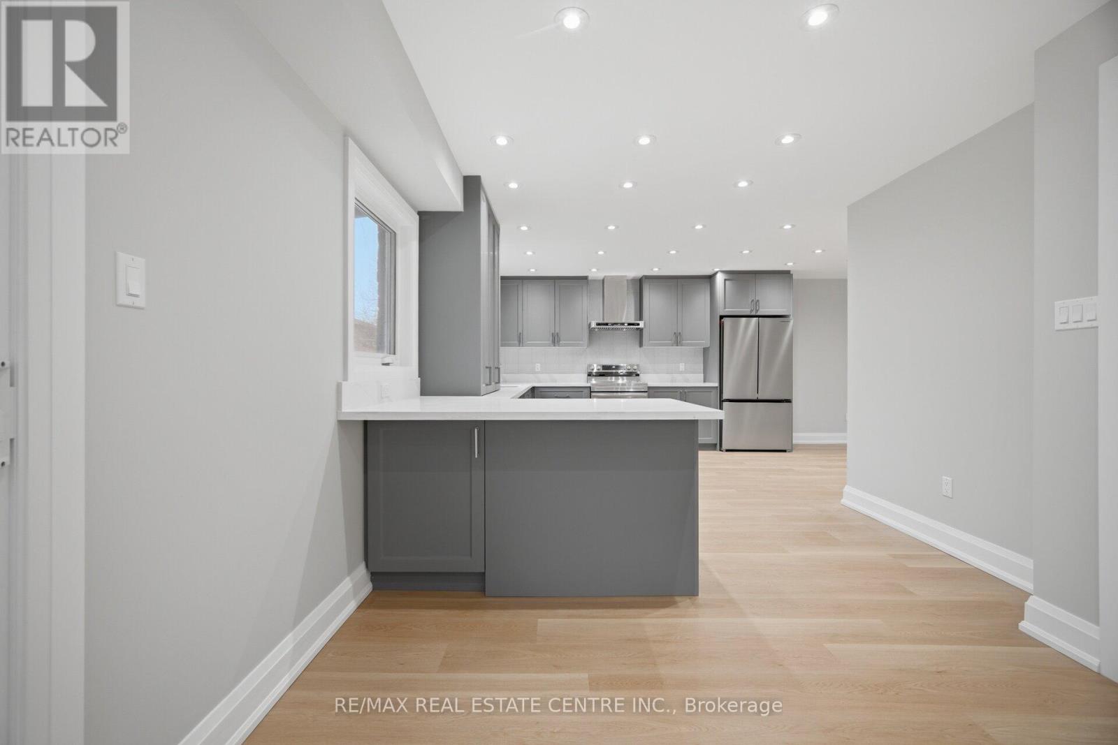 4028 Sasha Court, Mississauga (Rathwood), Ontario  L4W 3K9 - Photo 19 - W12938354