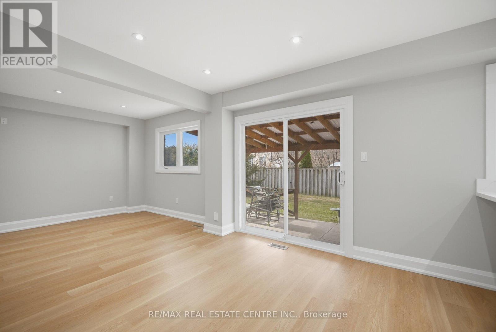 4028 Sasha Court, Mississauga (Rathwood), Ontario  L4W 3K9 - Photo 20 - W12938354