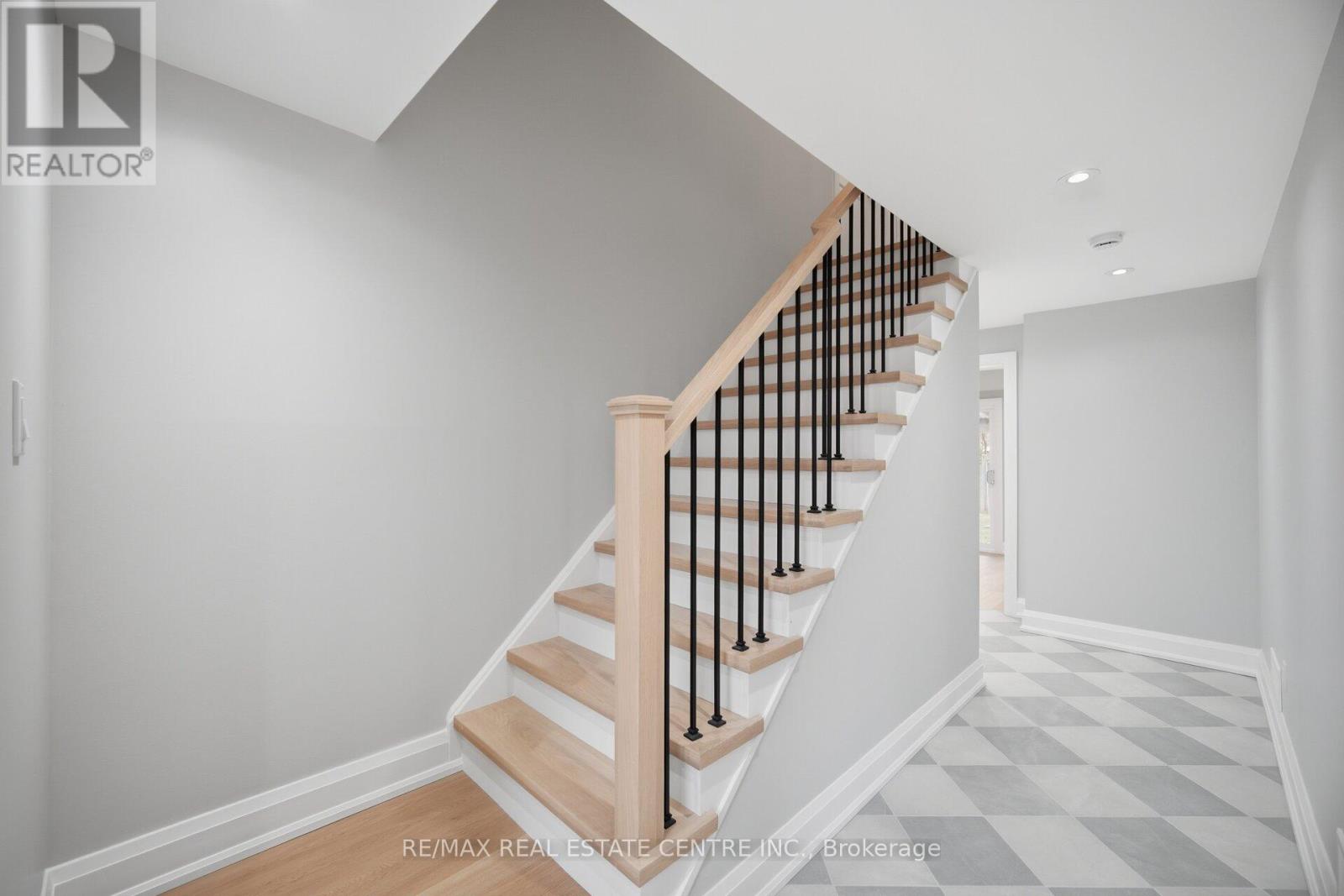 4028 Sasha Court, Mississauga (Rathwood), Ontario  L4W 3K9 - Photo 26 - W12938354