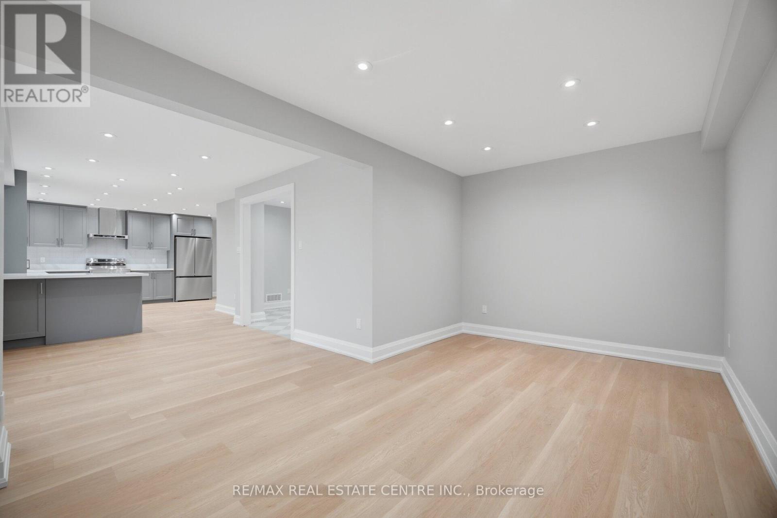 4028 Sasha Court, Mississauga (Rathwood), Ontario  L4W 3K9 - Photo 24 - W12938354