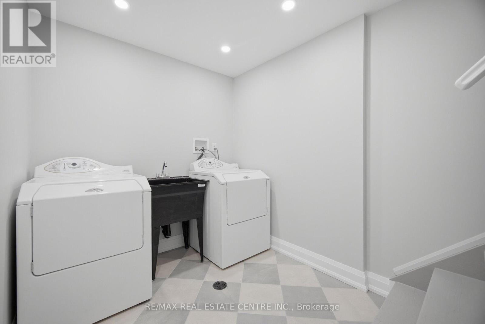 4028 Sasha Court, Mississauga (Rathwood), Ontario  L4W 3K9 - Photo 43 - W12938354