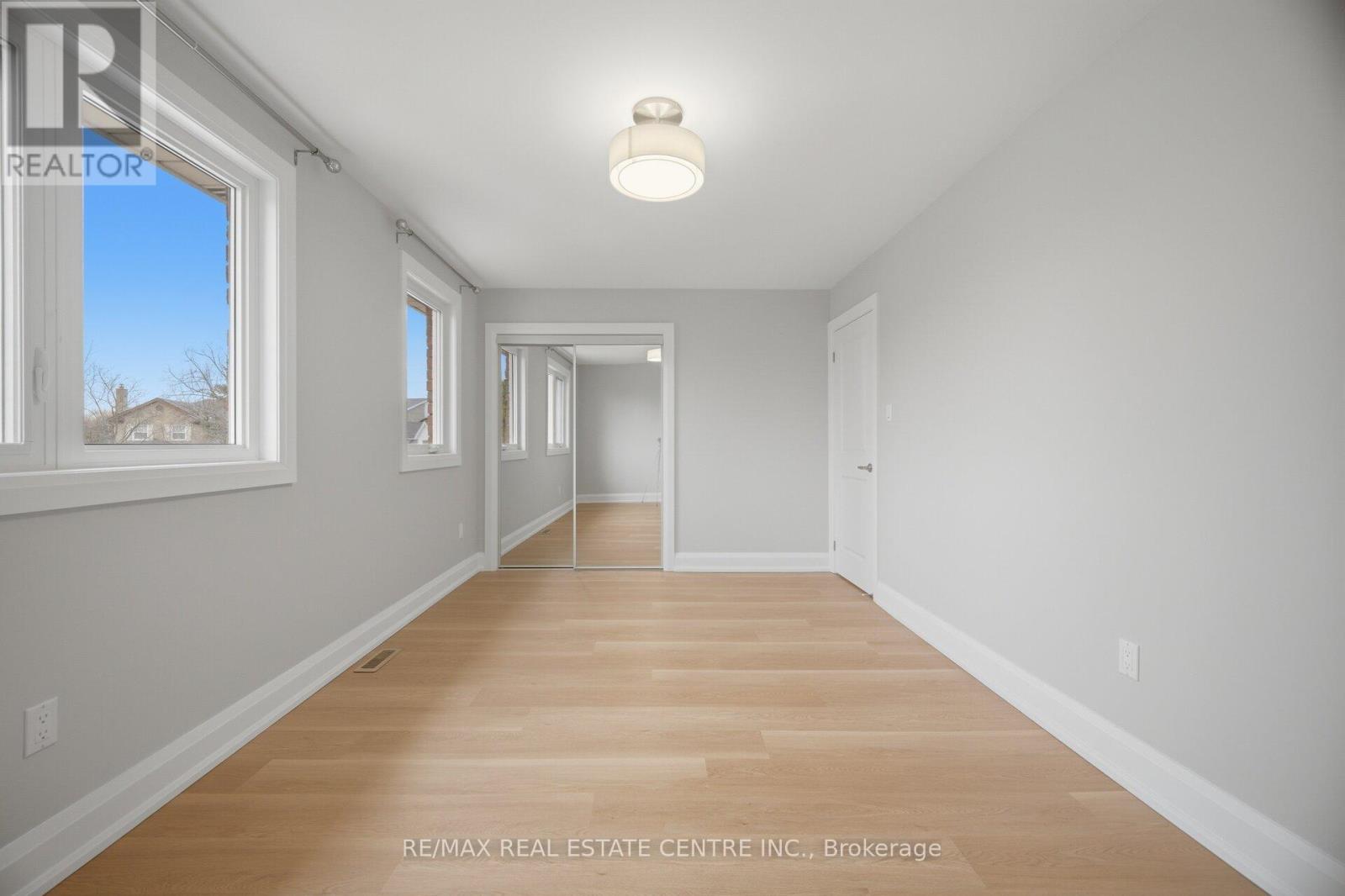 4028 Sasha Court, Mississauga (Rathwood), Ontario  L4W 3K9 - Photo 35 - W12938354