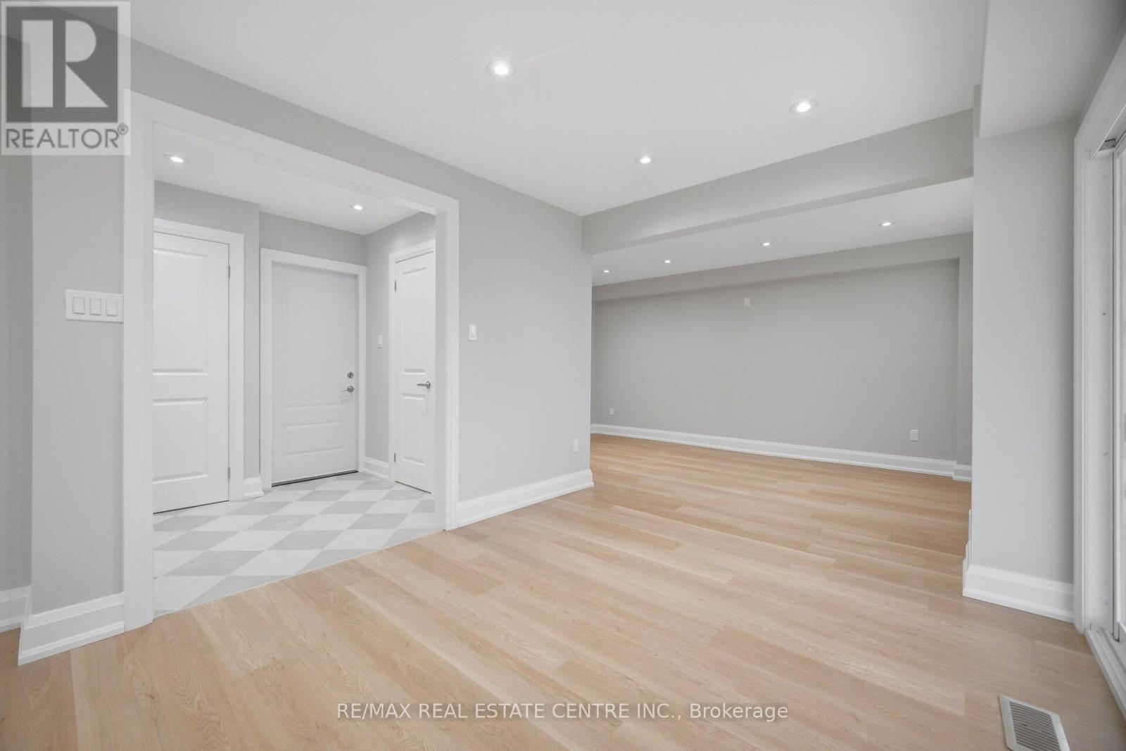 4028 Sasha Court, Mississauga (Rathwood), Ontario  L4W 3K9 - Photo 21 - W12938354