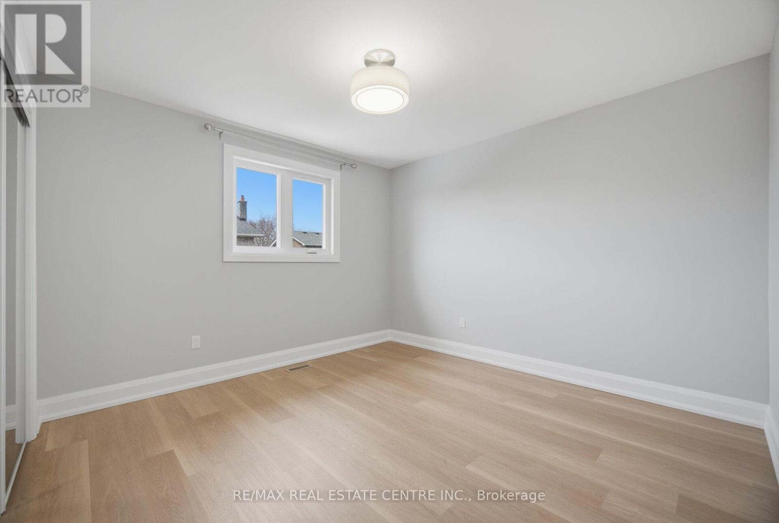 4028 Sasha Court, Mississauga (Rathwood), Ontario  L4W 3K9 - Photo 36 - W12938354