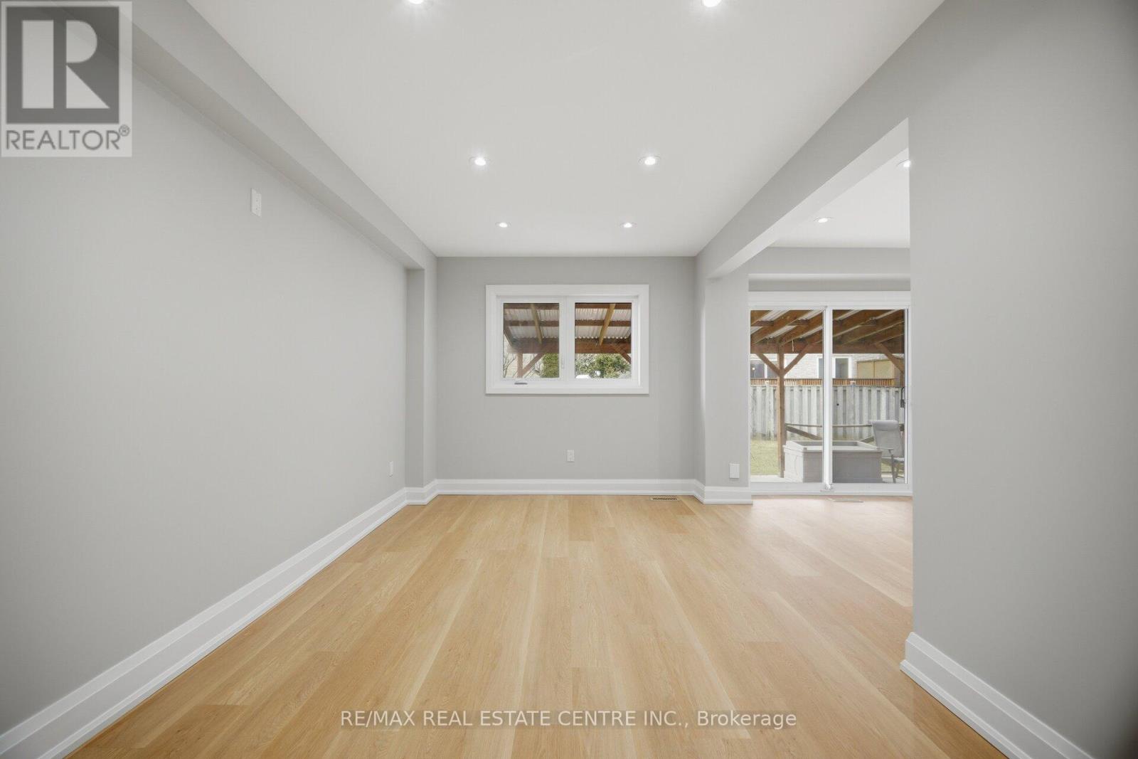 4028 Sasha Court, Mississauga (Rathwood), Ontario  L4W 3K9 - Photo 23 - W12938354