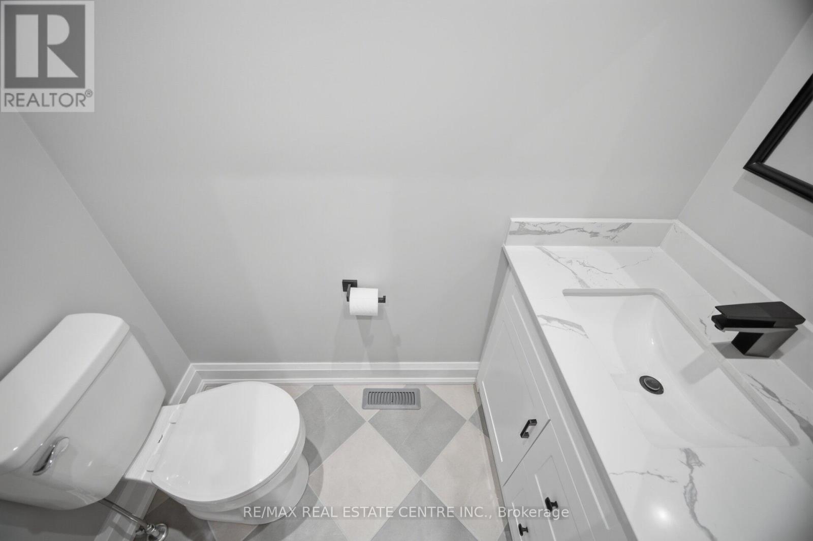 4028 Sasha Court, Mississauga (Rathwood), Ontario  L4W 3K9 - Photo 25 - W12938354