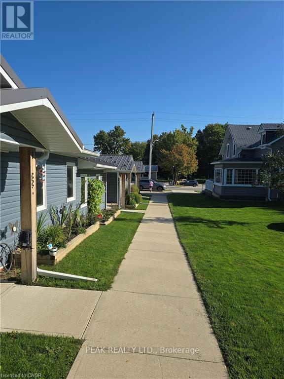 46 Elora Street S, Minto, Ontario  L3Z 3E6 - Photo 3 - X12464111