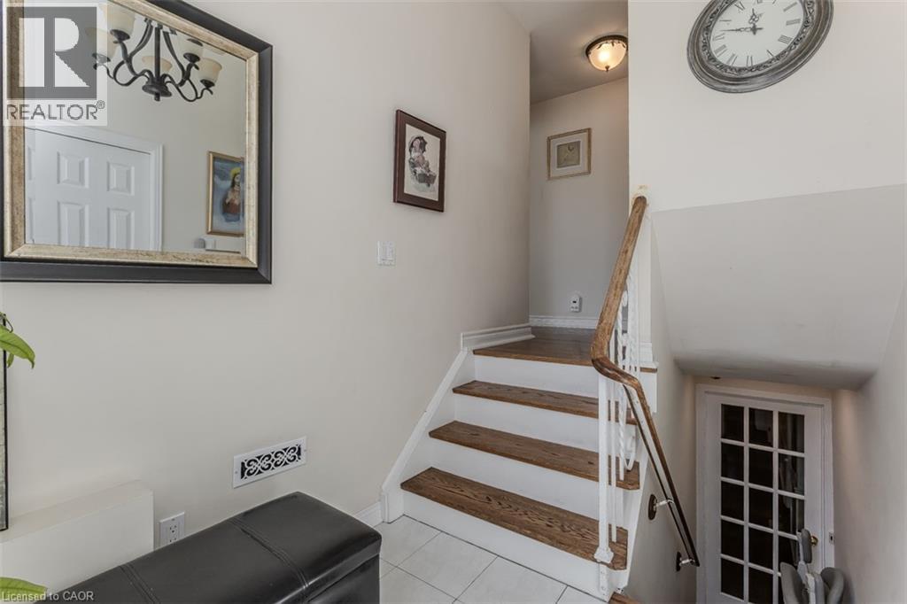 2074 Mountain Grove Avenue, Burlington, Ontario  L7P 2H9 - Photo 5 - 40816026