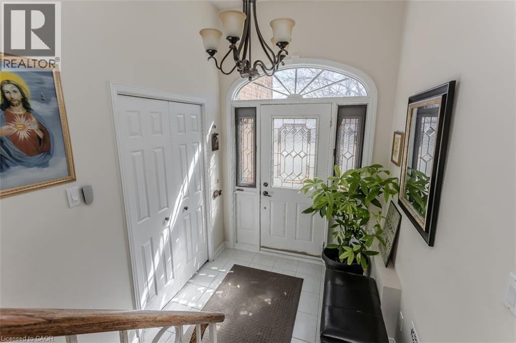 2074 Mountain Grove Avenue, Burlington, Ontario  L7P 2H9 - Photo 4 - 40816026