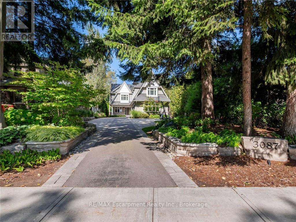 3087 Lakeshore Road, Burlington, Ontario  L7N 1A3 - Photo 2 - W12768868