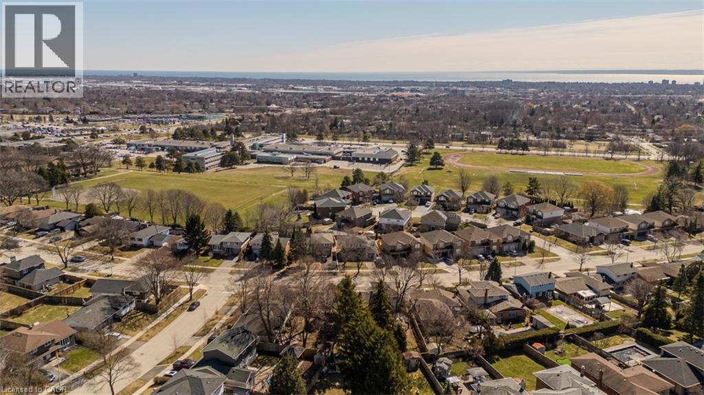 2074 Mountain Grove Avenue, Burlington, Ontario  L7P 2H9 - Photo 3 - 40816026