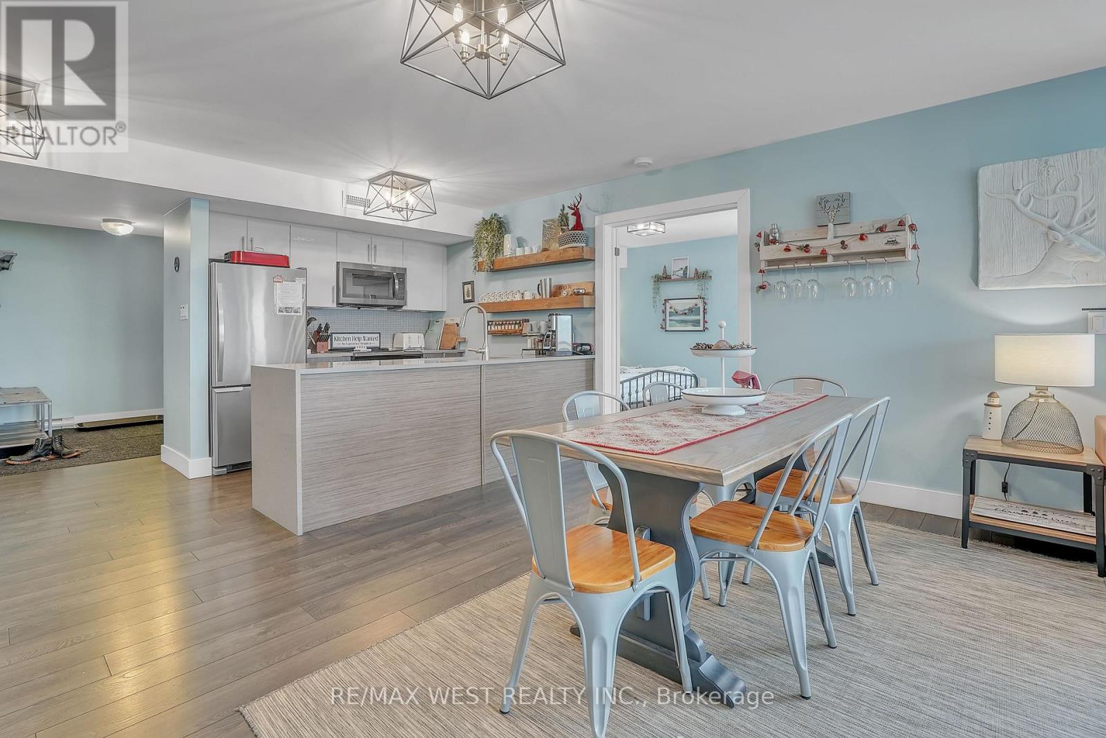 201 - 1 Tree Tops Lane, Huntsville (Chaffey), Ontario  P1H 1A9 - Photo 3 - X12805020