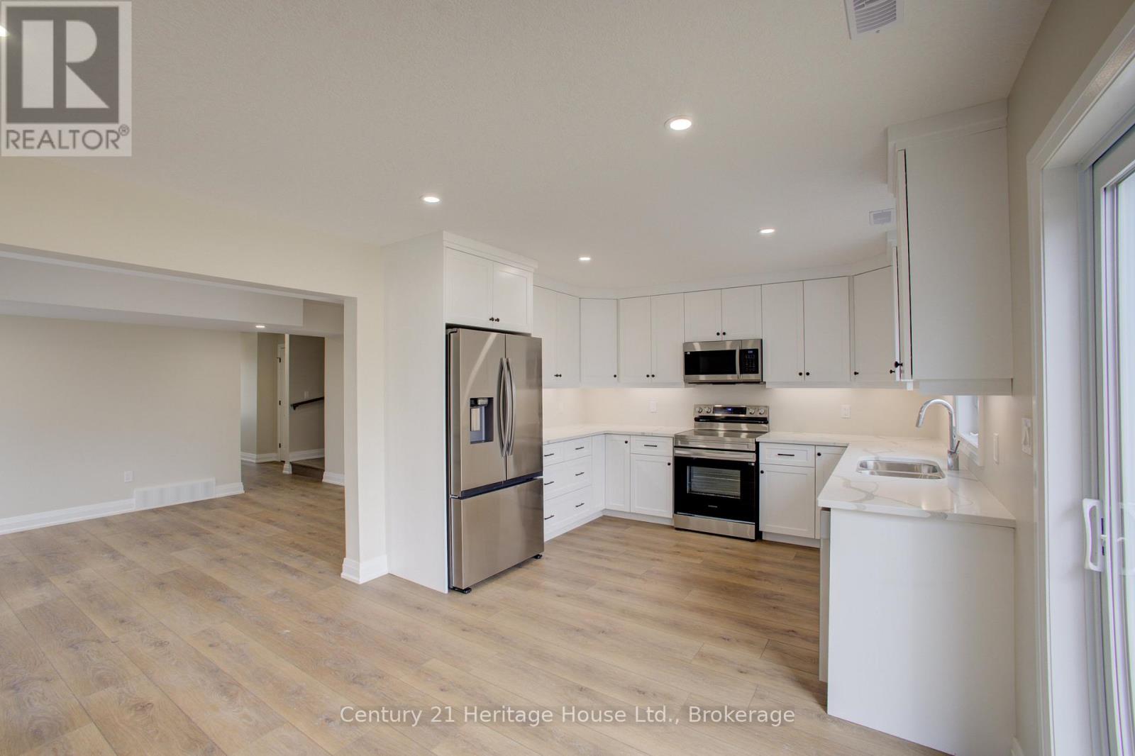 4 - 229 Bruce Street S, West Grey, Ontario  N0G 1R0 - Photo 10 - X12468225