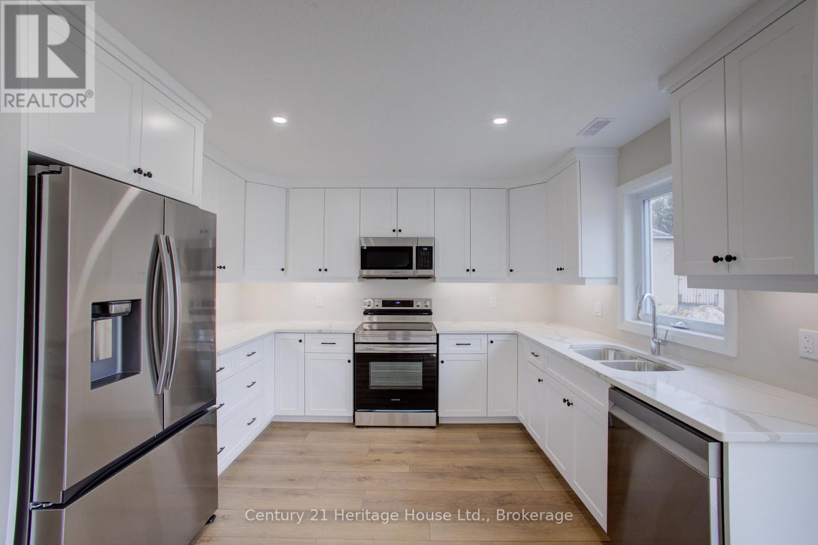 4 - 229 Bruce Street S, West Grey, Ontario  N0G 1R0 - Photo 12 - X12468225