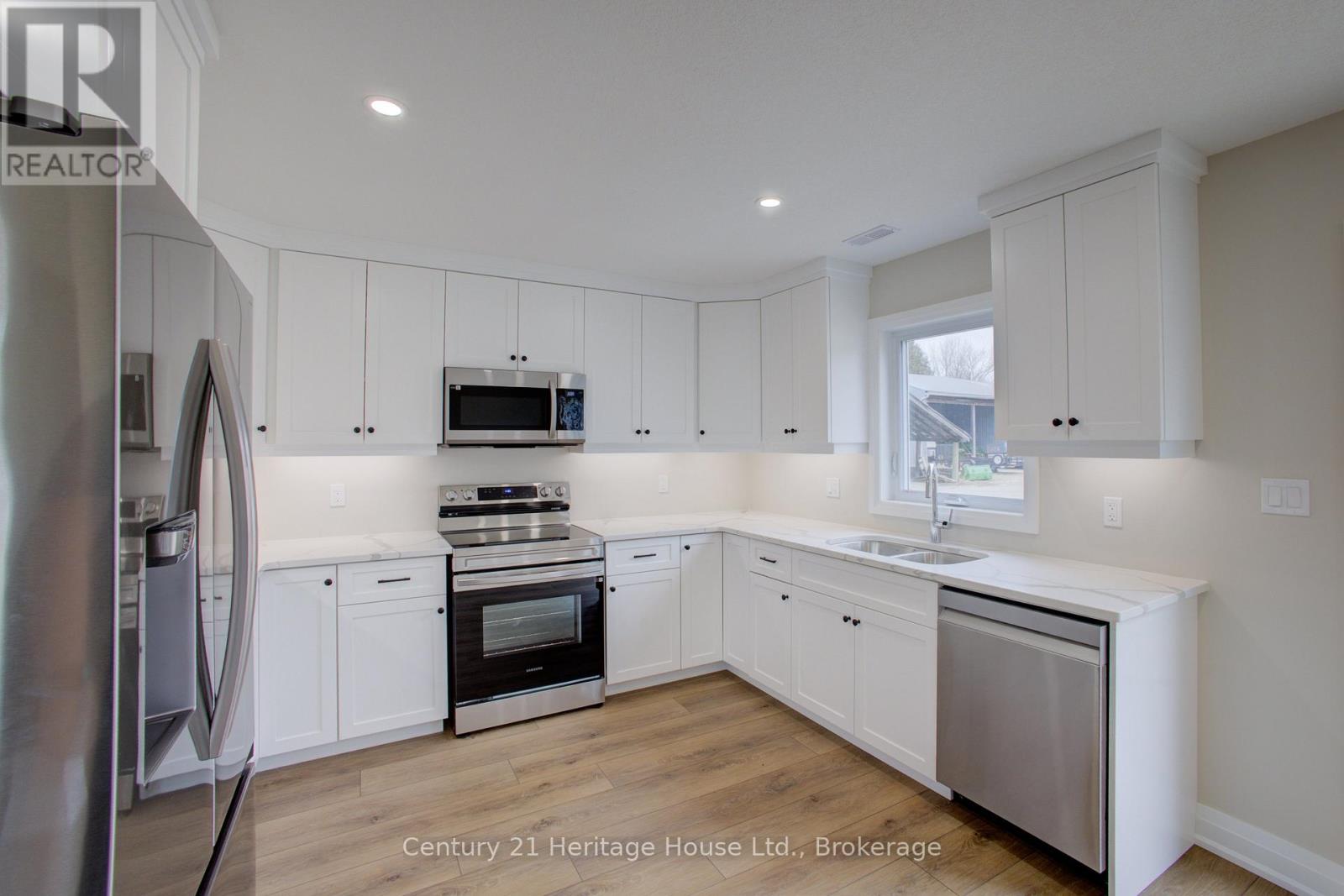 4 - 229 Bruce Street S, West Grey, Ontario  N0G 1R0 - Photo 13 - X12468225