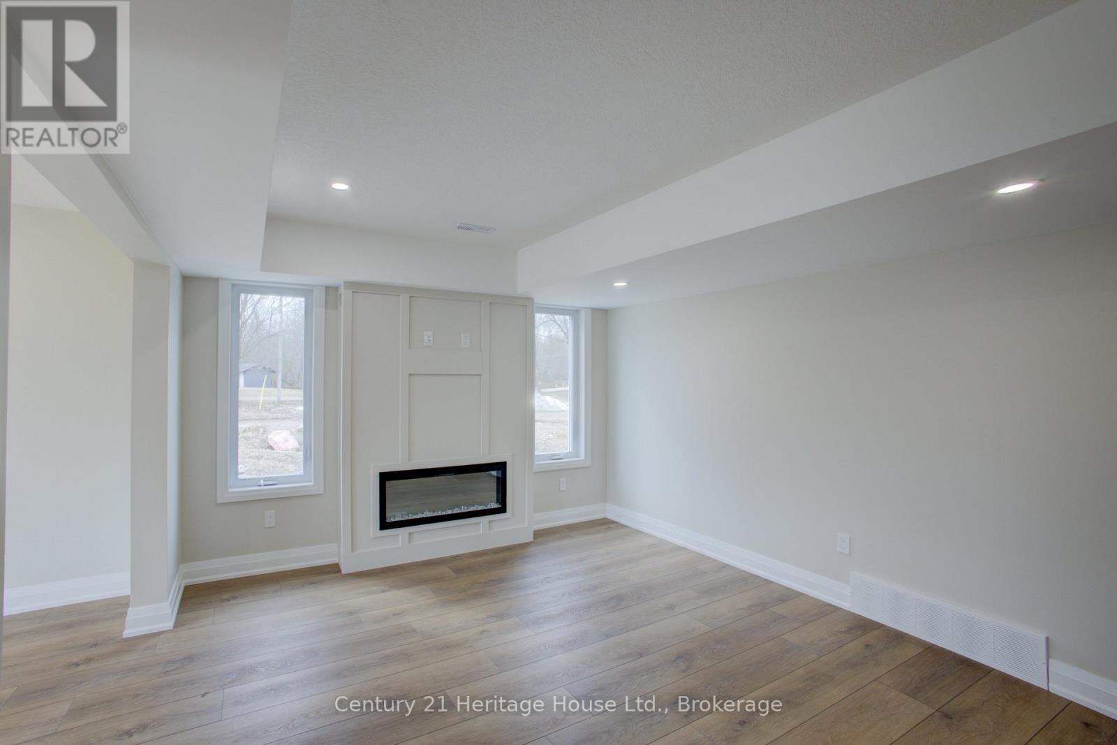 4 - 229 Bruce Street S, West Grey, Ontario  N0G 1R0 - Photo 5 - X12468225