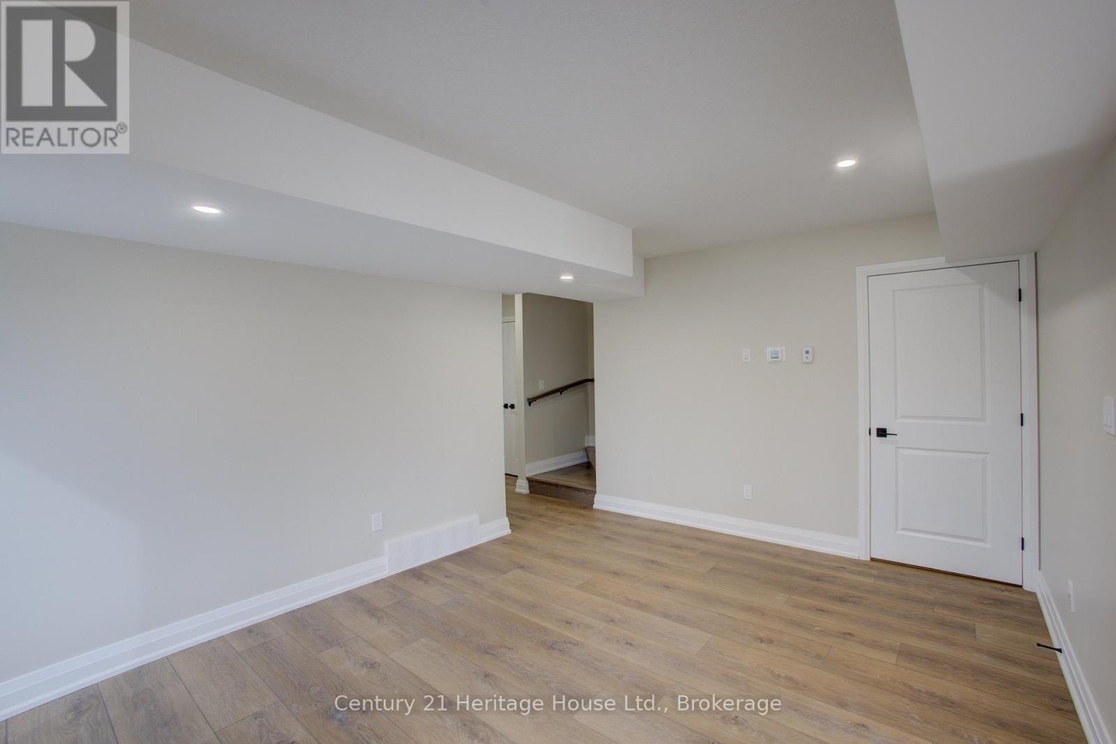 4 - 229 Bruce Street S, West Grey, Ontario  N0G 1R0 - Photo 7 - X12468225