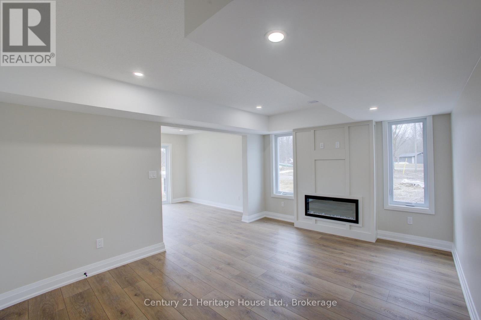 4 - 229 Bruce Street S, West Grey, Ontario  N0G 1R0 - Photo 3 - X12468225