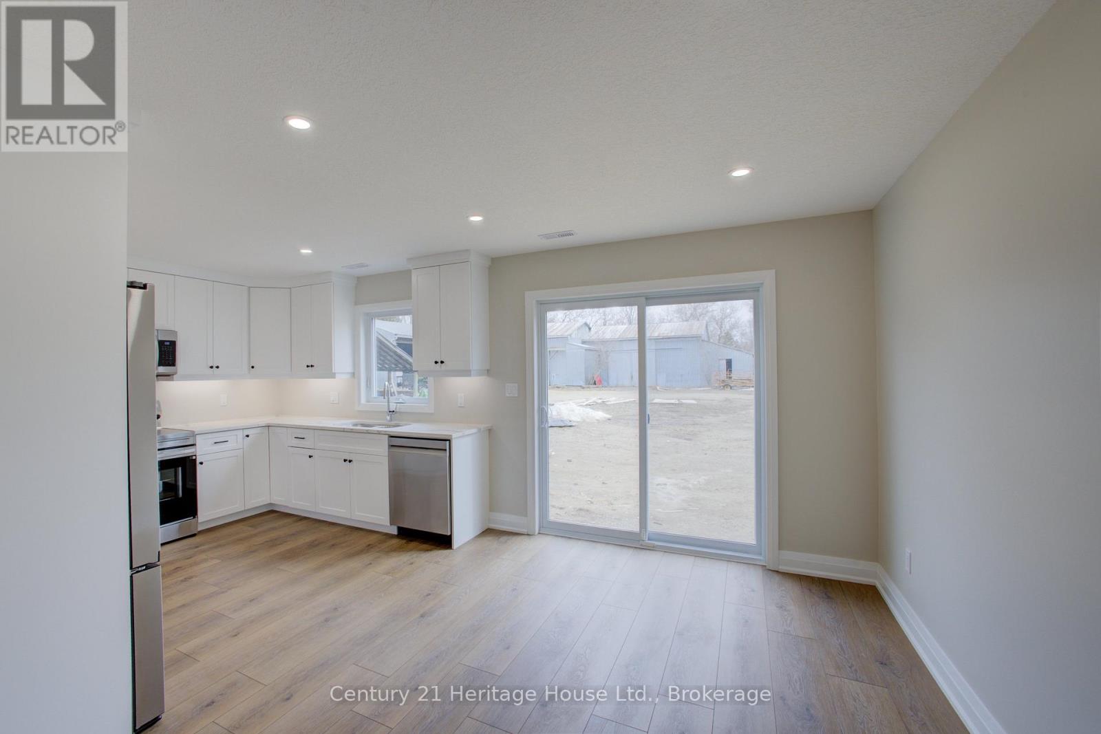 4 - 229 Bruce Street S, West Grey, Ontario  N0G 1R0 - Photo 9 - X12468225