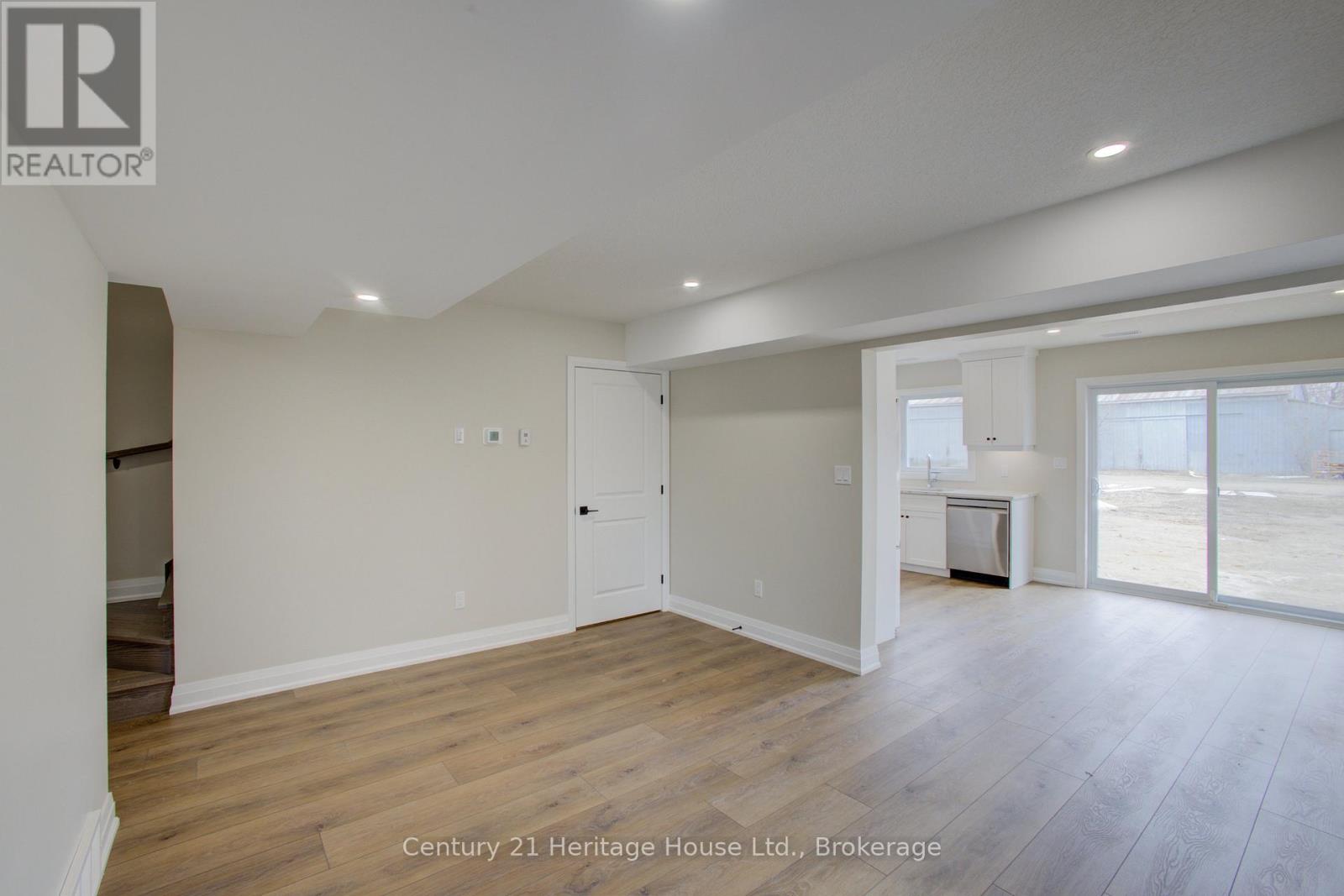 4 - 229 Bruce Street S, West Grey, Ontario  N0G 1R0 - Photo 6 - X12468225