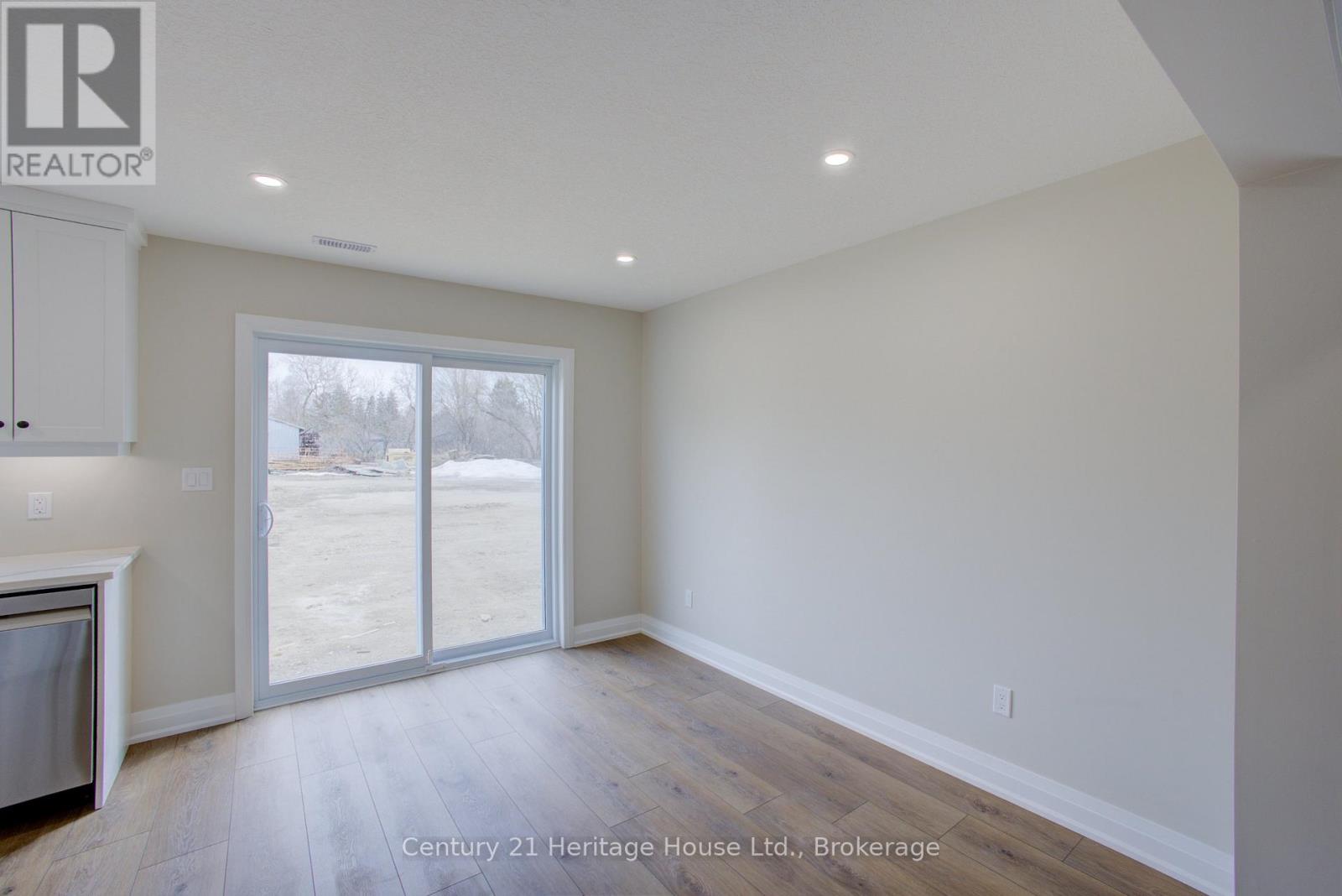 4 - 229 Bruce Street S, West Grey, Ontario  N0G 1R0 - Photo 8 - X12468225