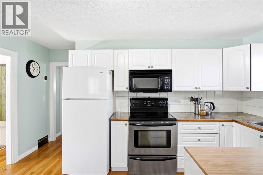 1122 Centre Street, Carstairs, Alberta  T0M 0N0 - Photo 9 - A2294697