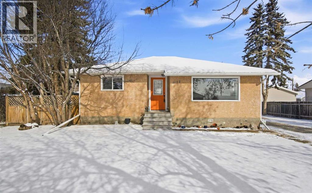 1122 Centre Street, Carstairs, Alberta