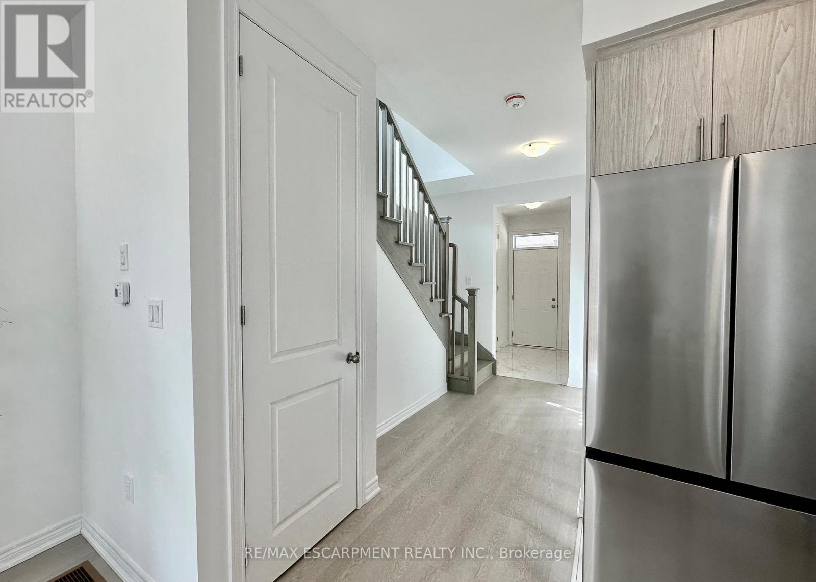 15 Davinci Boulevard, Hamilton, Ontario  L9B 1B7 - Photo 18 - X12937216