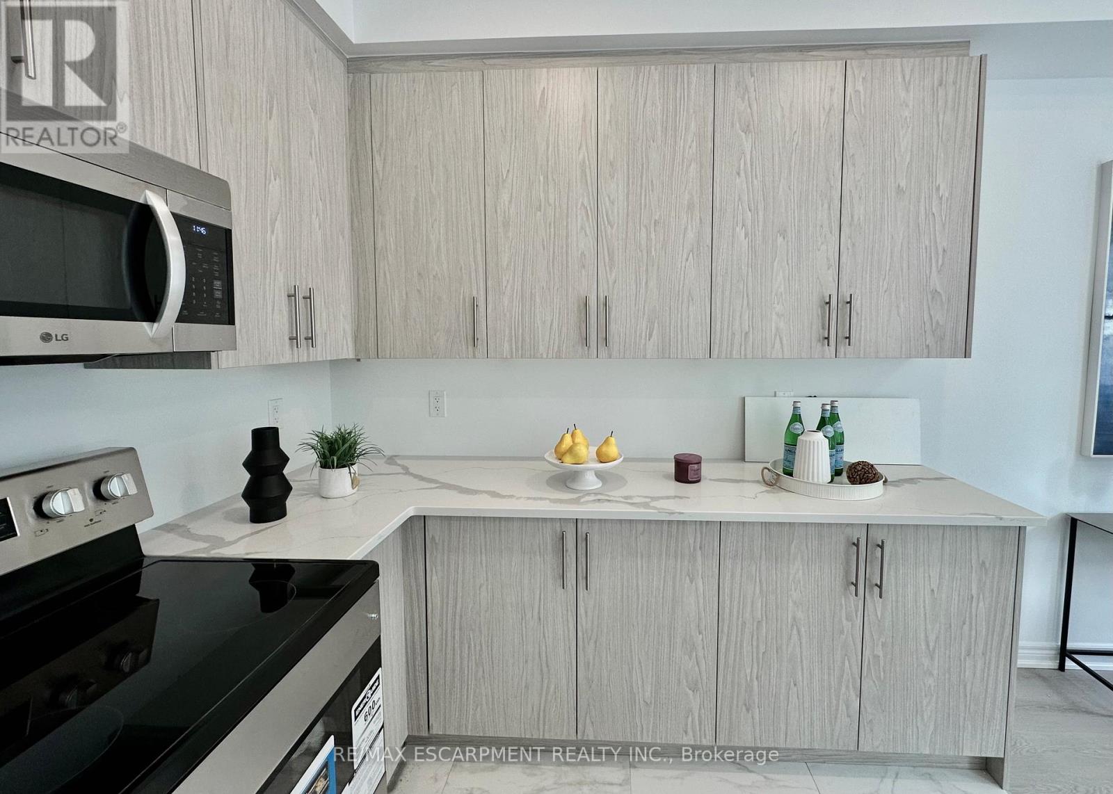 15 Davinci Boulevard, Hamilton, Ontario  L9B 1B7 - Photo 16 - X12937216