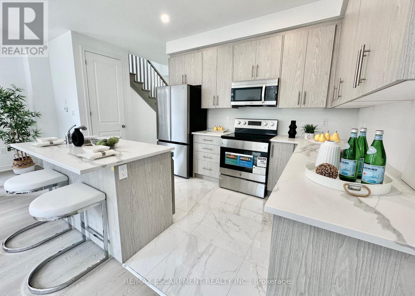 15 Davinci Boulevard, Hamilton, Ontario  L9B 1B7 - Photo 11 - X12937216