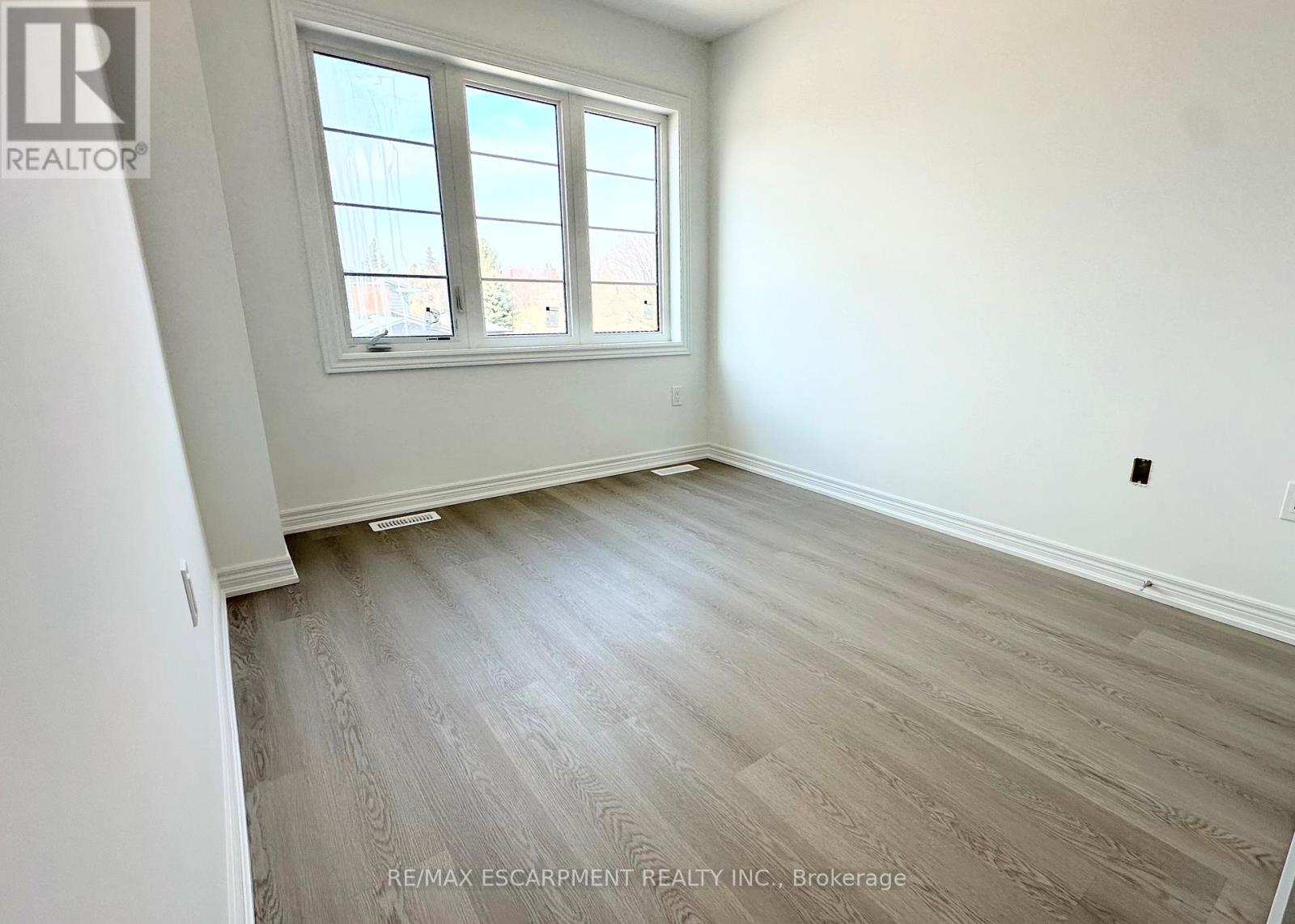 15 Davinci Boulevard, Hamilton, Ontario  L9B 1B7 - Photo 28 - X12937216