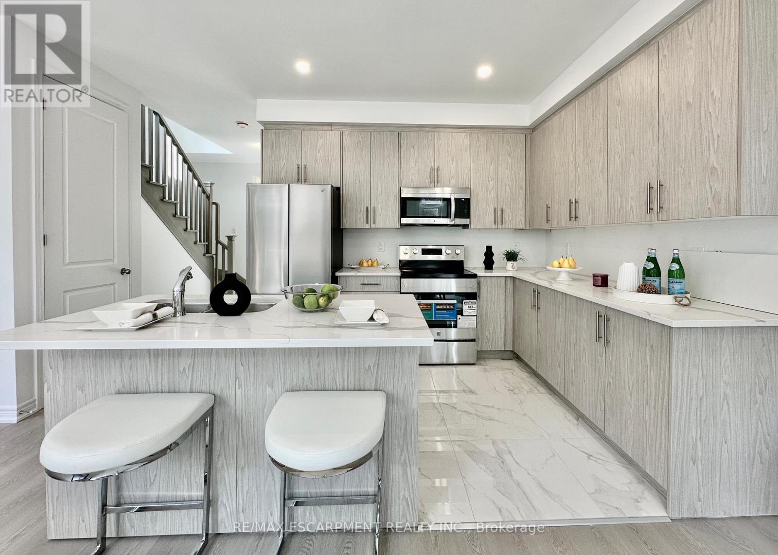 15 Davinci Boulevard, Hamilton, Ontario  L9B 1B7 - Photo 9 - X12937216