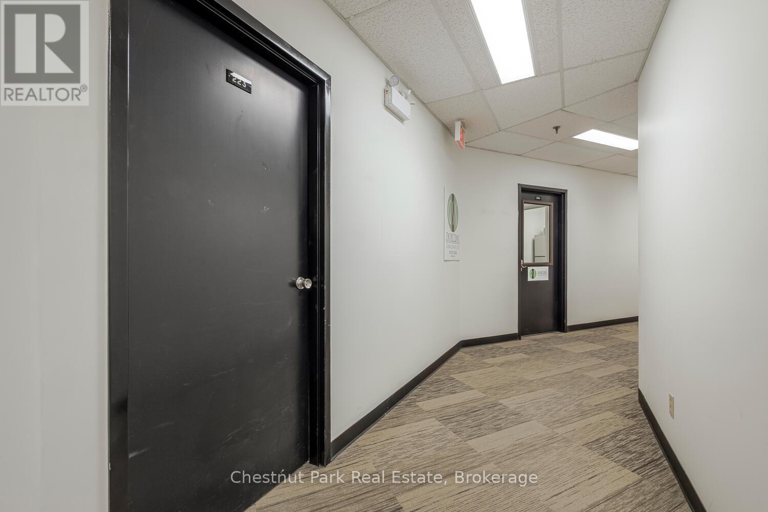 212b - 945 3rd Avenue E, Owen Sound, Ontario  N4K 2K8 - Photo 2 - X12939628