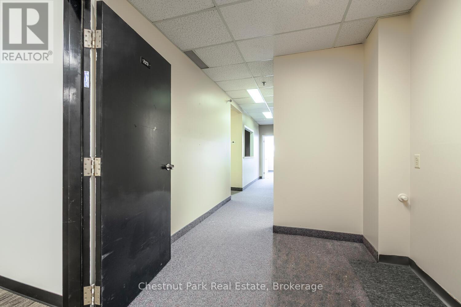 212b - 945 3rd Avenue E, Owen Sound, Ontario  N4K 2K8 - Photo 3 - X12939628