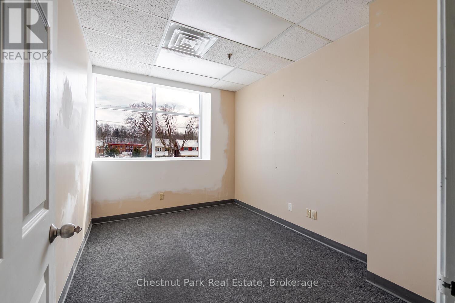 212b - 945 3rd Avenue E, Owen Sound, Ontario  N4K 2K8 - Photo 5 - X12939628