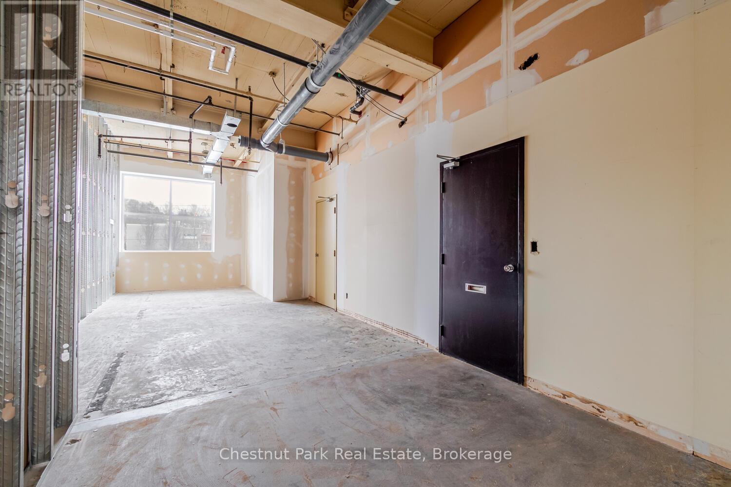 215c - 945 3rd Avenue E, Owen Sound, Ontario  N4K 2K8 - Photo 3 - X12939642