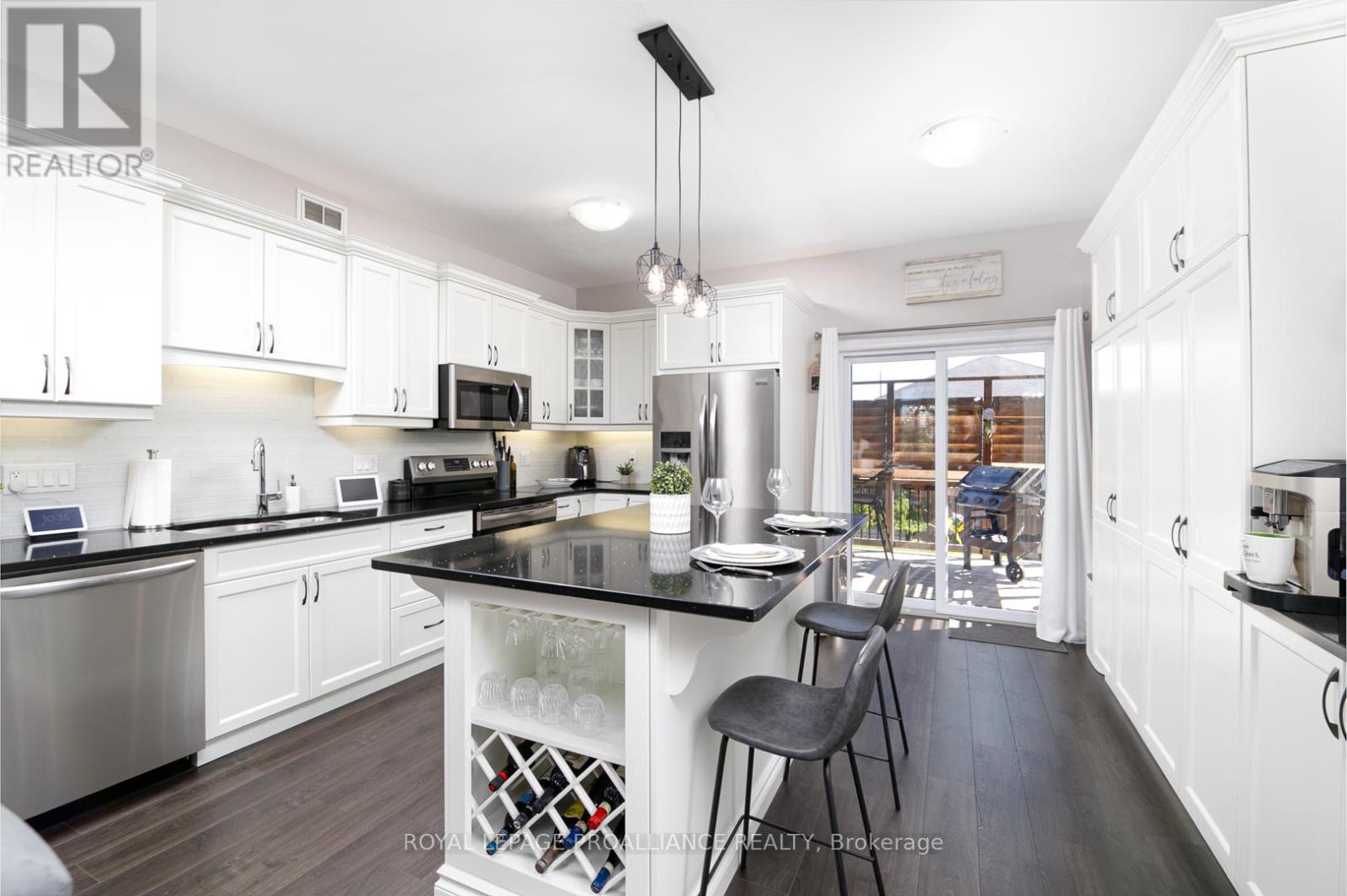 81 Sienna Avenue, Belleville, Ontario  K8P 0E9 - Photo 10 - X12939608